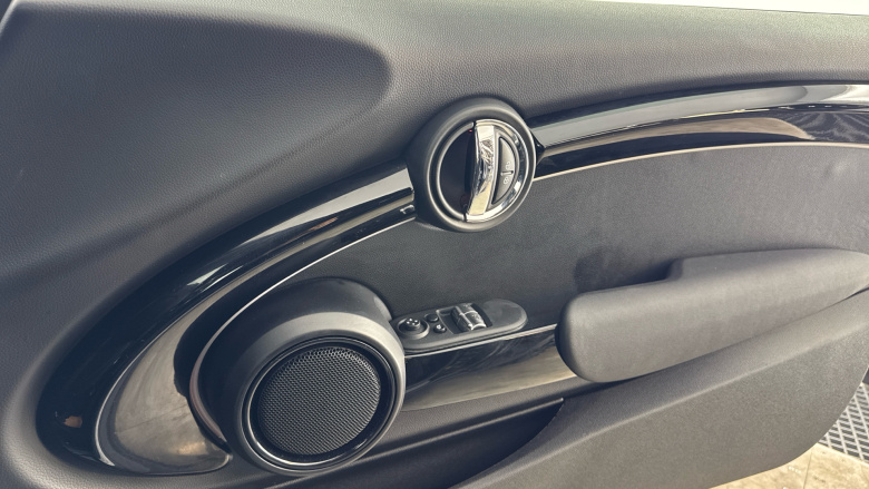 MINI Hatchback 135kW Cooper S Level 2 33kWh 3dr Auto Electric Hatchback